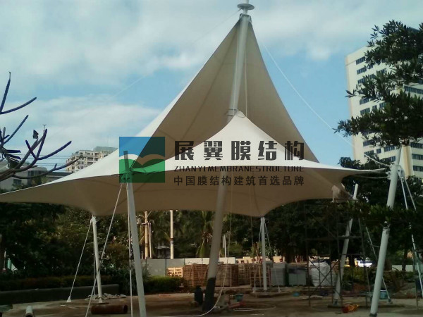 ?？谛∮螆@景觀膜結(jié)構(gòu)工程完工